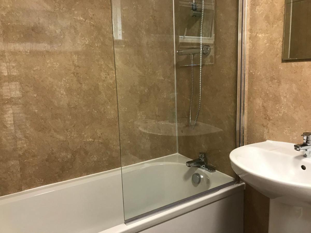Appin, Beautiful Lochside Apartment With Balcony Форт Уилям Екстериор снимка